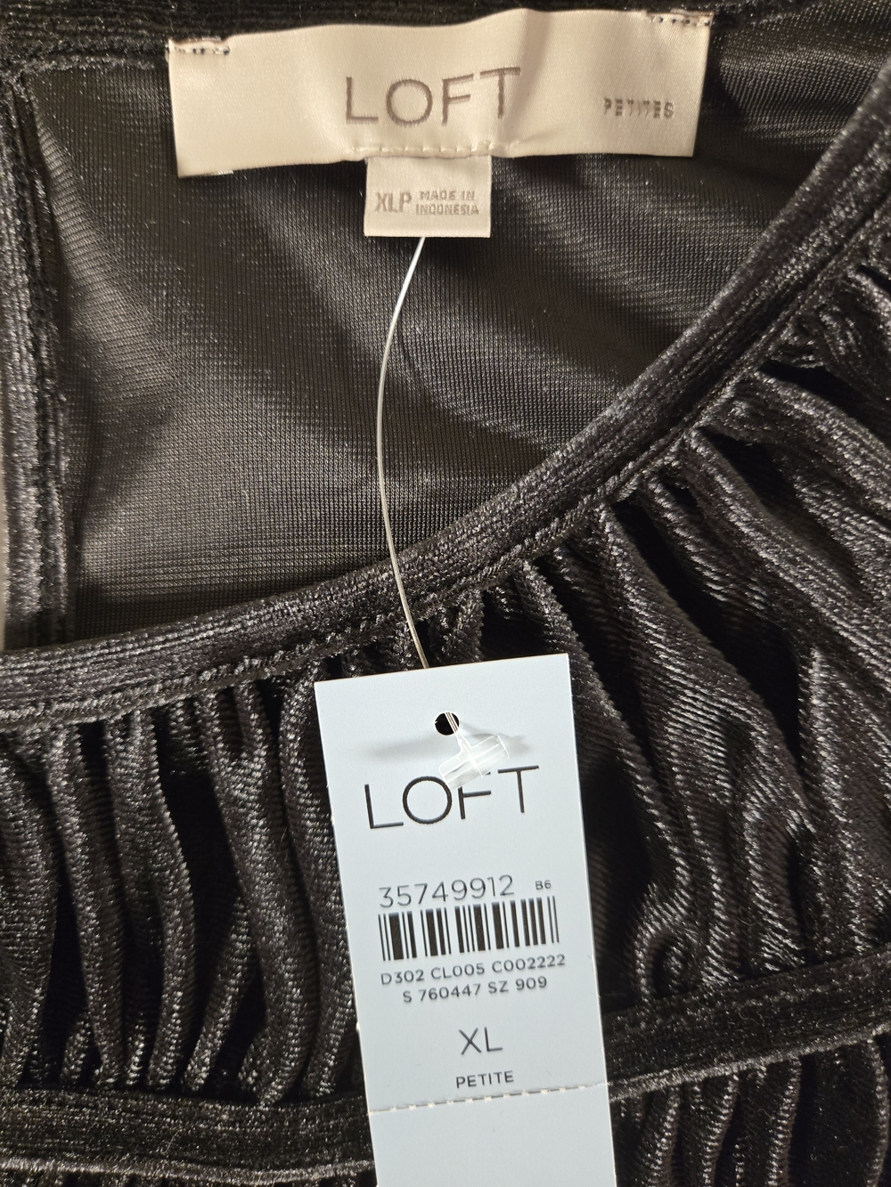 LOFT Black Velvet Short-Sleeve Ruched Yoke Top Petite XL - Picture 3 of 6